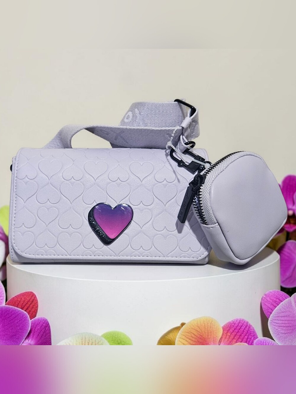Betsey Johnson Heart Quilted Lavender Crossbody bag with Detachable Pouch - Picture 3 of 12